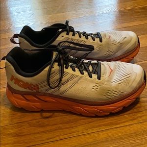 HOKA ONE ONE Clifton 6